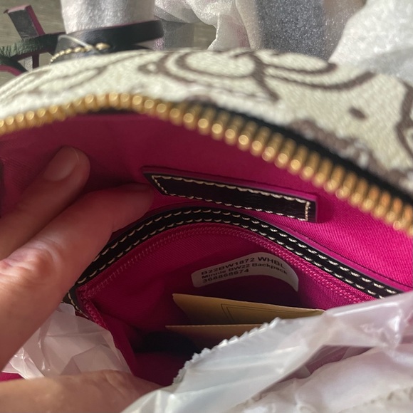 NWT Disney Parks Dooney and Bourke Minnie Mouse Line Art Backpack Bag 2022 - Picture 9 of 10